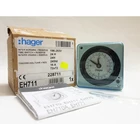 Hager Timer Switch Analogue 72X72 24H + reserve EH711 2